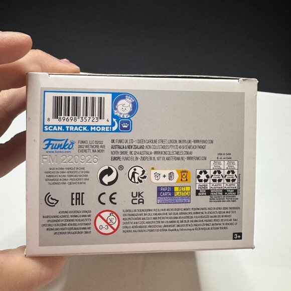 Funk Pop! Royals- Queen Elizabeth II #01 - Picture 3 of 5